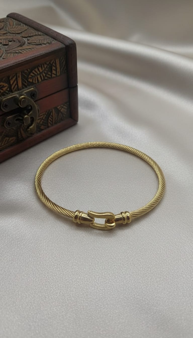 Golden Cable Hook Bracelet