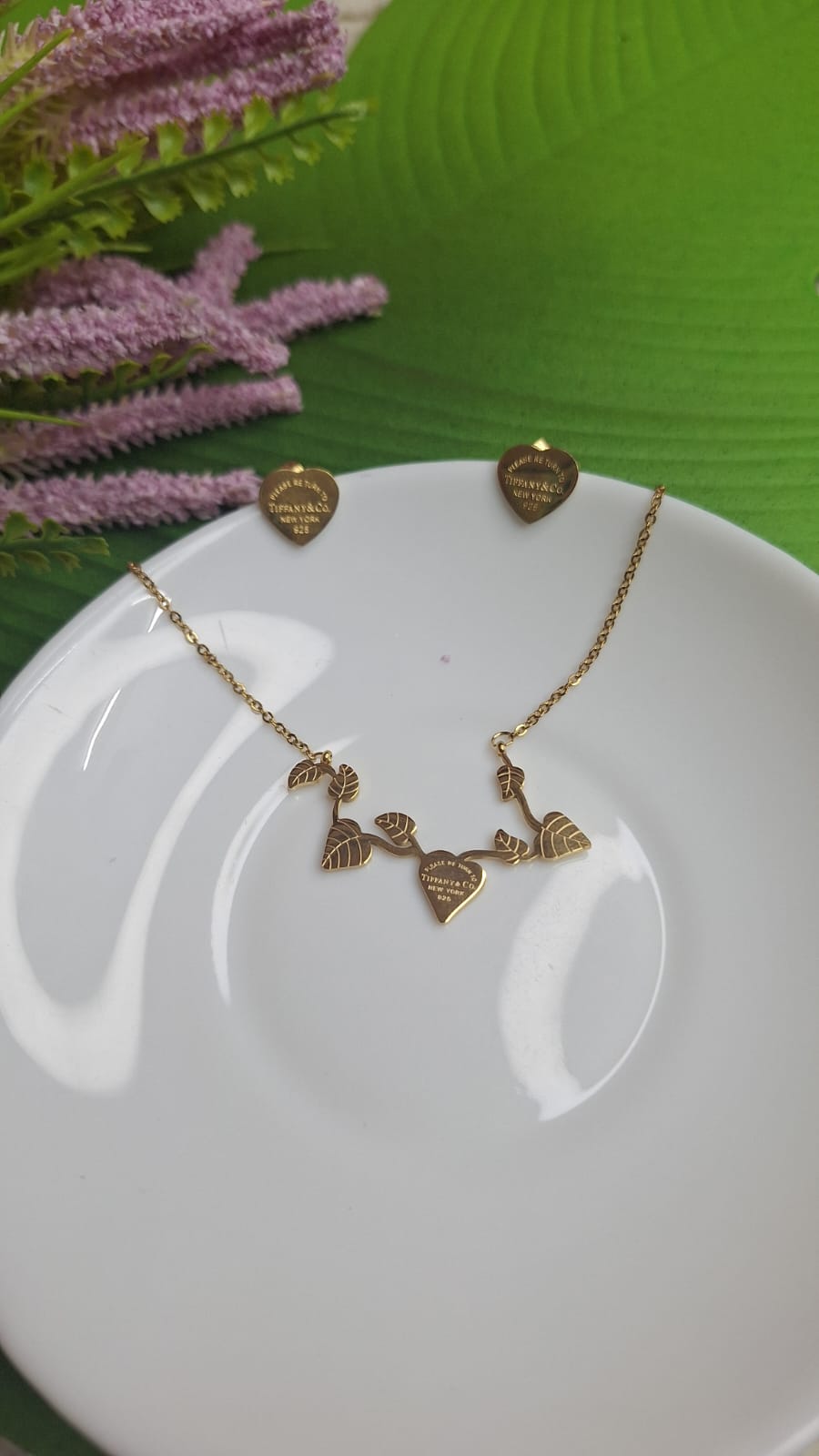 Leaf and heart necklace set