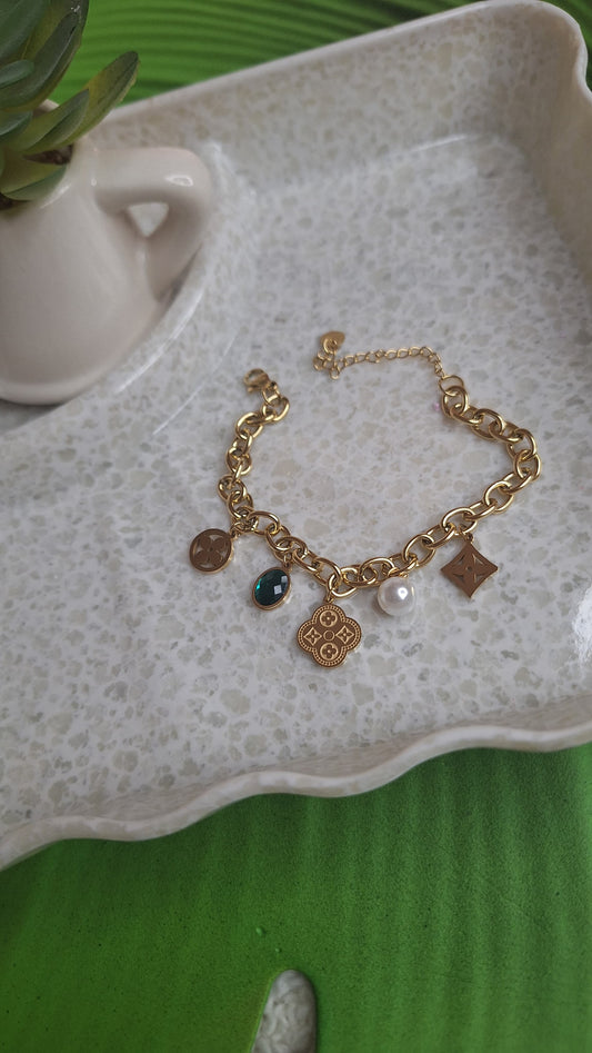 Charm bracelet