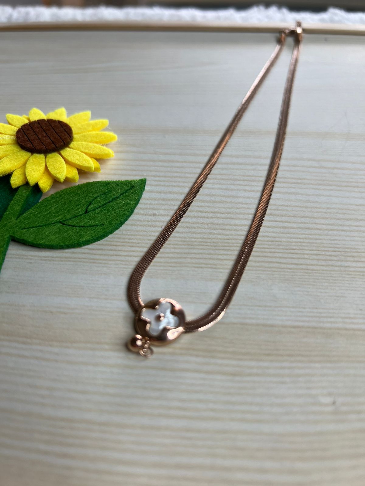 Snake chain pendant necklace