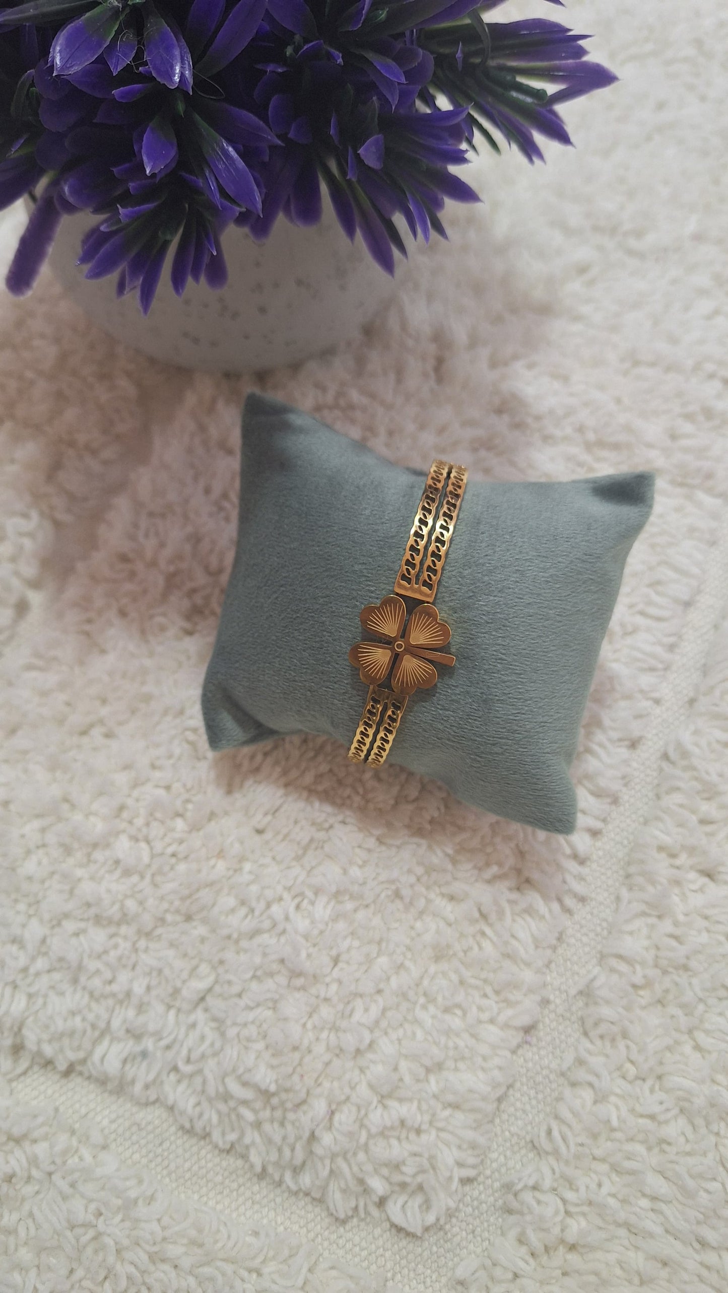 Flower bracelet