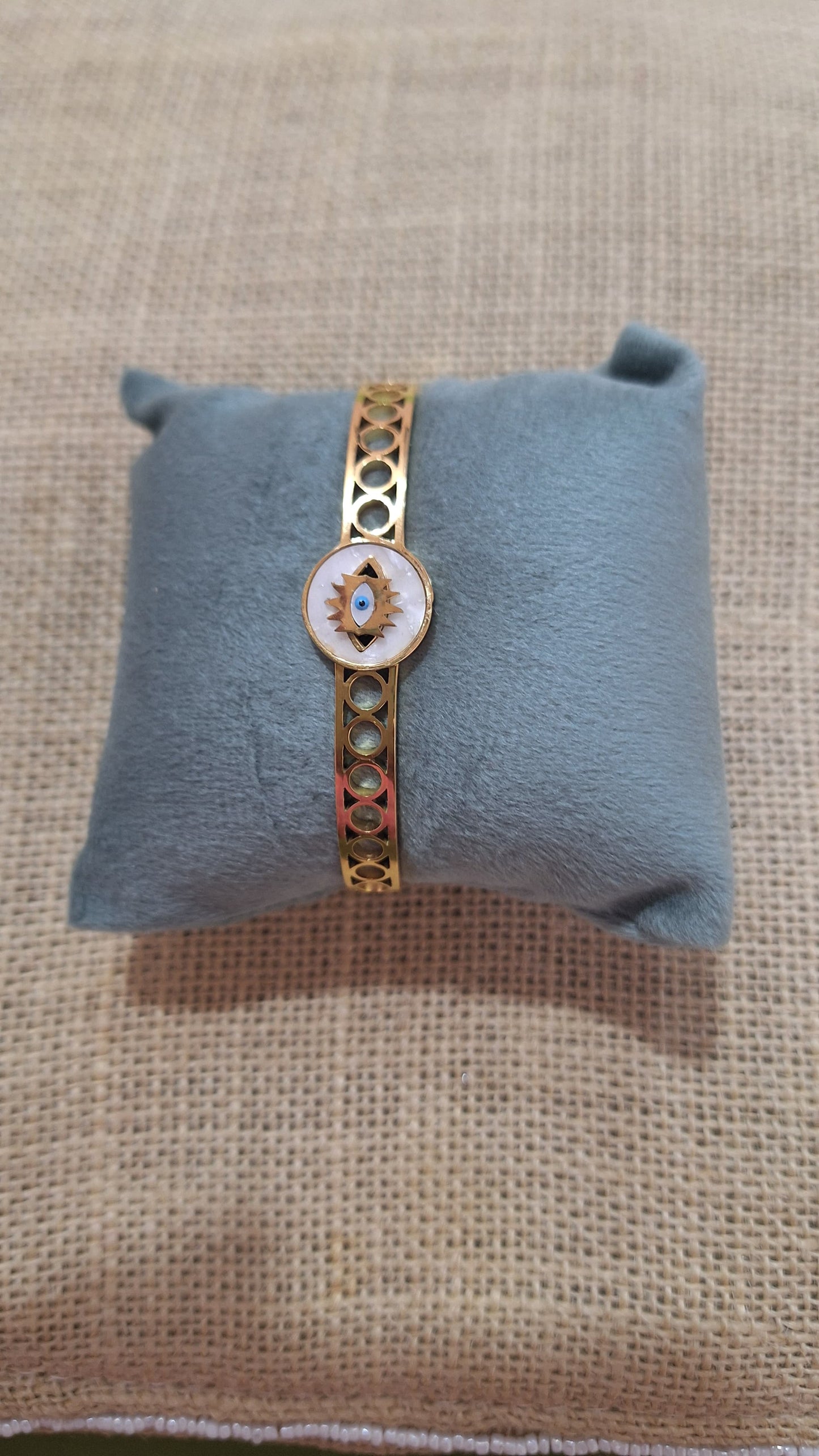 Evil eye pearl bracelet