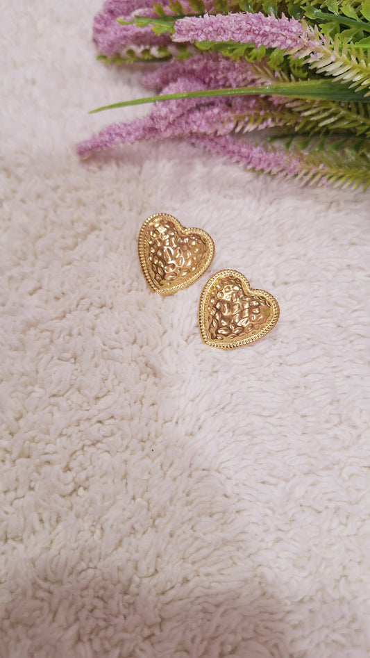 Heart stud earrings