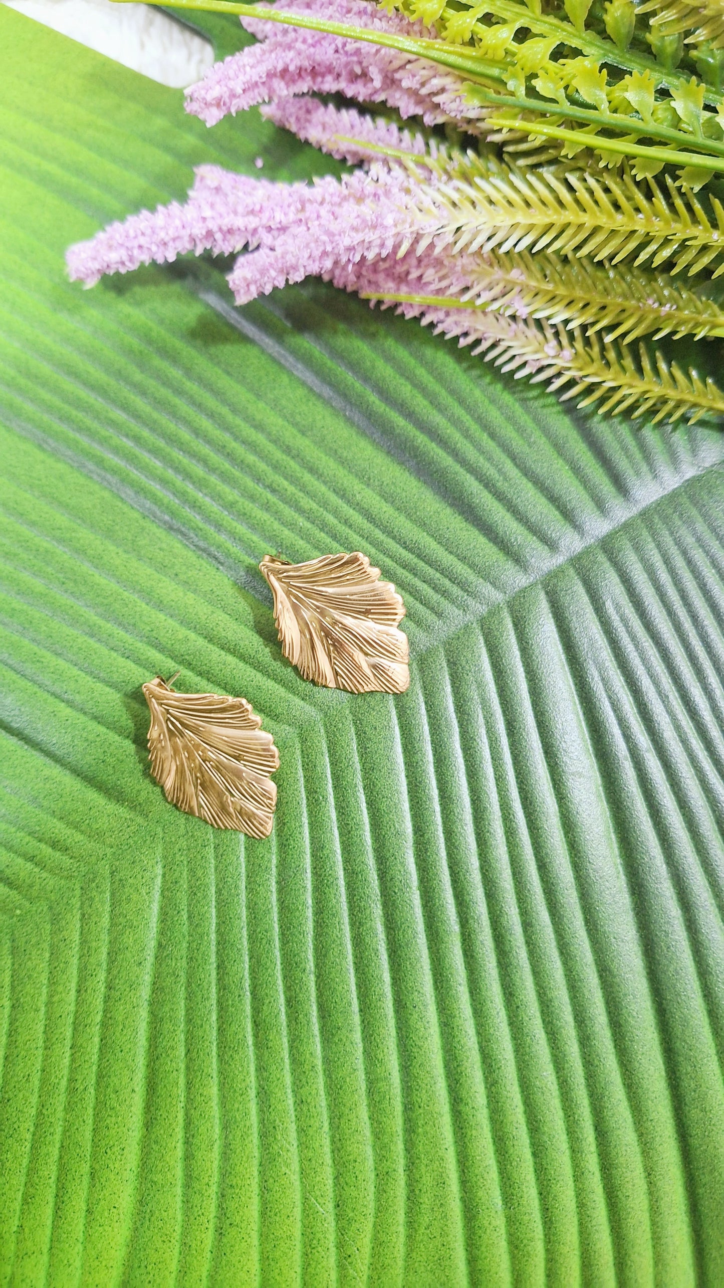 Leaf earring