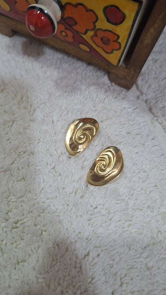 Shell stud earrings