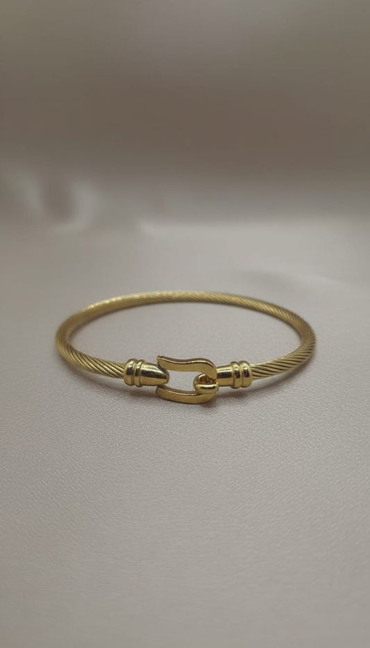 Golden Cable Hook Bracelet