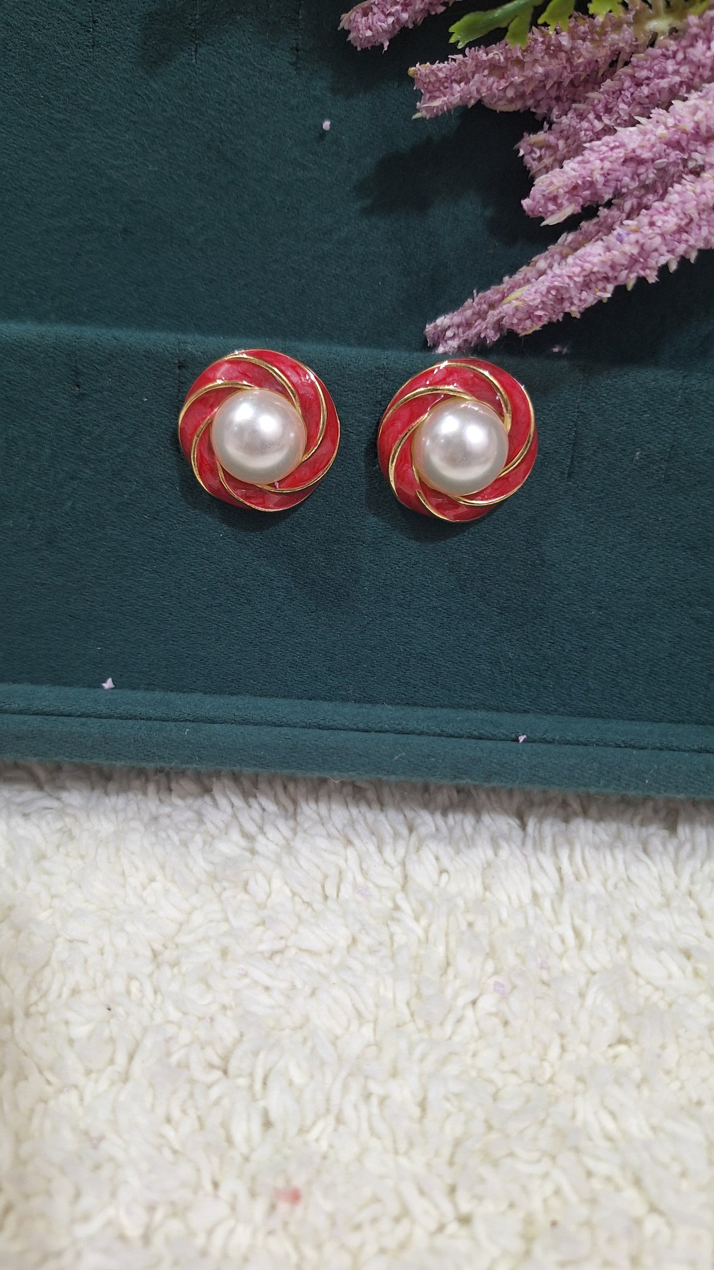 Studs with pearl earring
