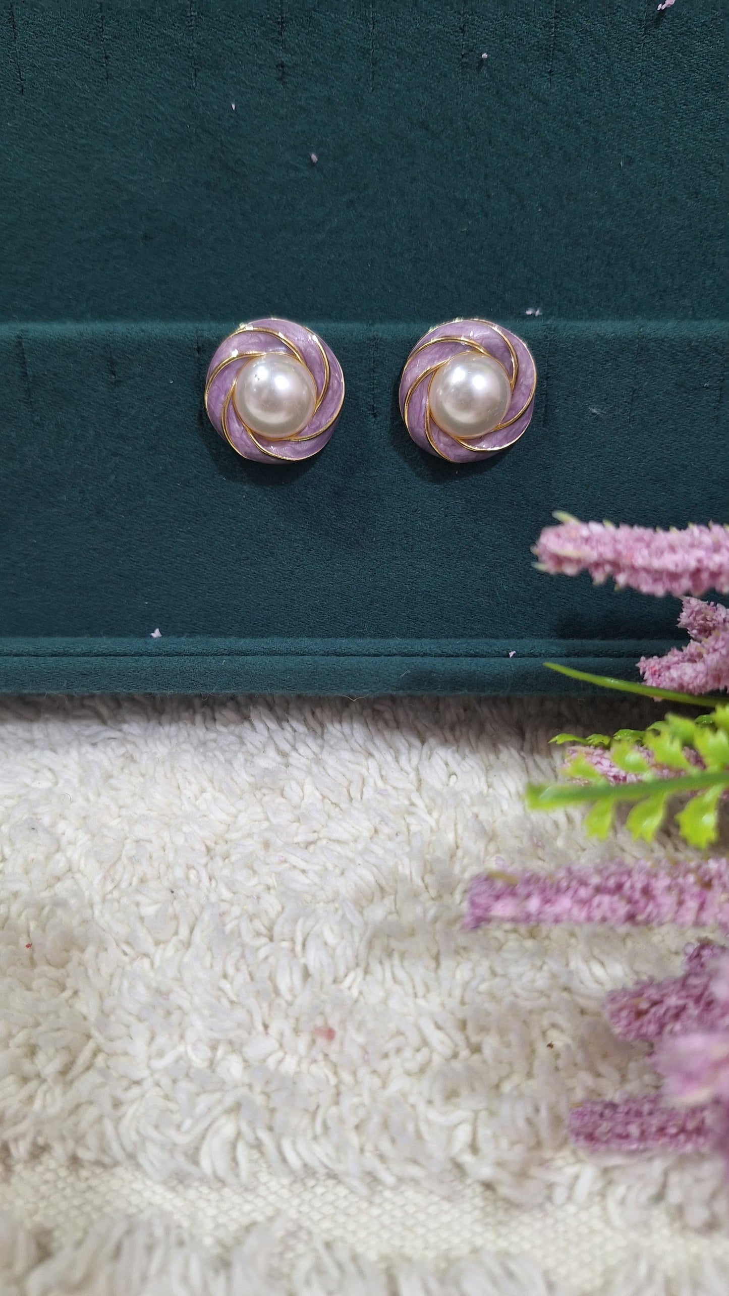 Studs with pearl earring