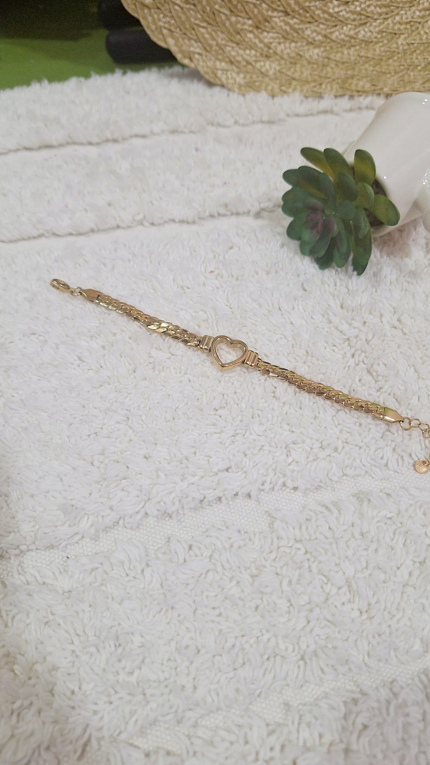 Thick heart bracelet